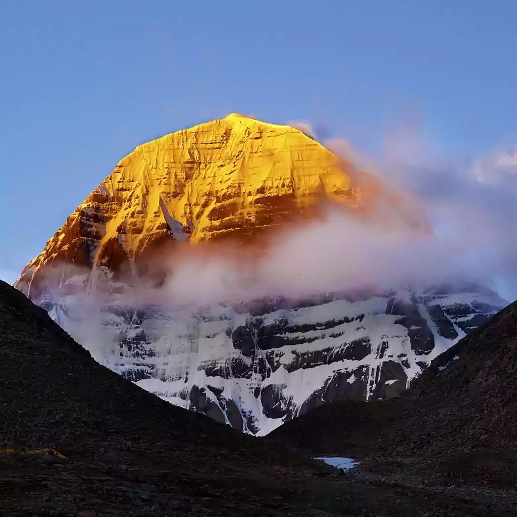 कैलाश पर्वत पर कोई क्यों नहीं चढ़ पाता है? कैलाश पर्वत का रहस्य? Golden view of sunrise on Mount Kailash
