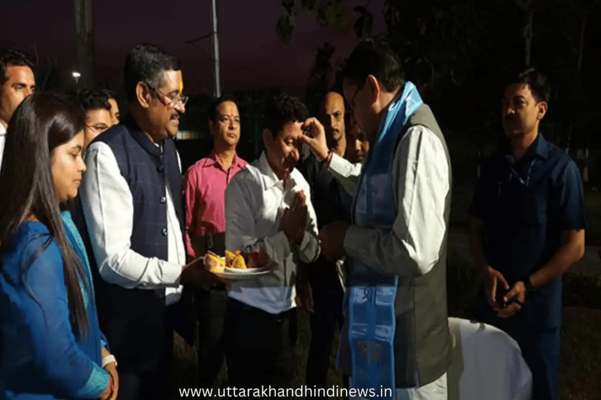 cm dhami celebrates holi in khatima wishes others